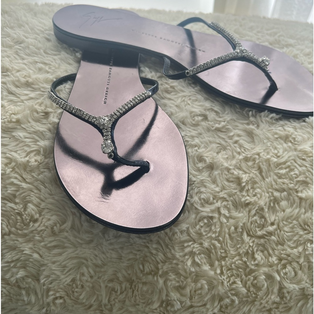 Giuseppe Zanotti Patent Leather Crystal Embellishments Flip Flops Size: 9 IT 39